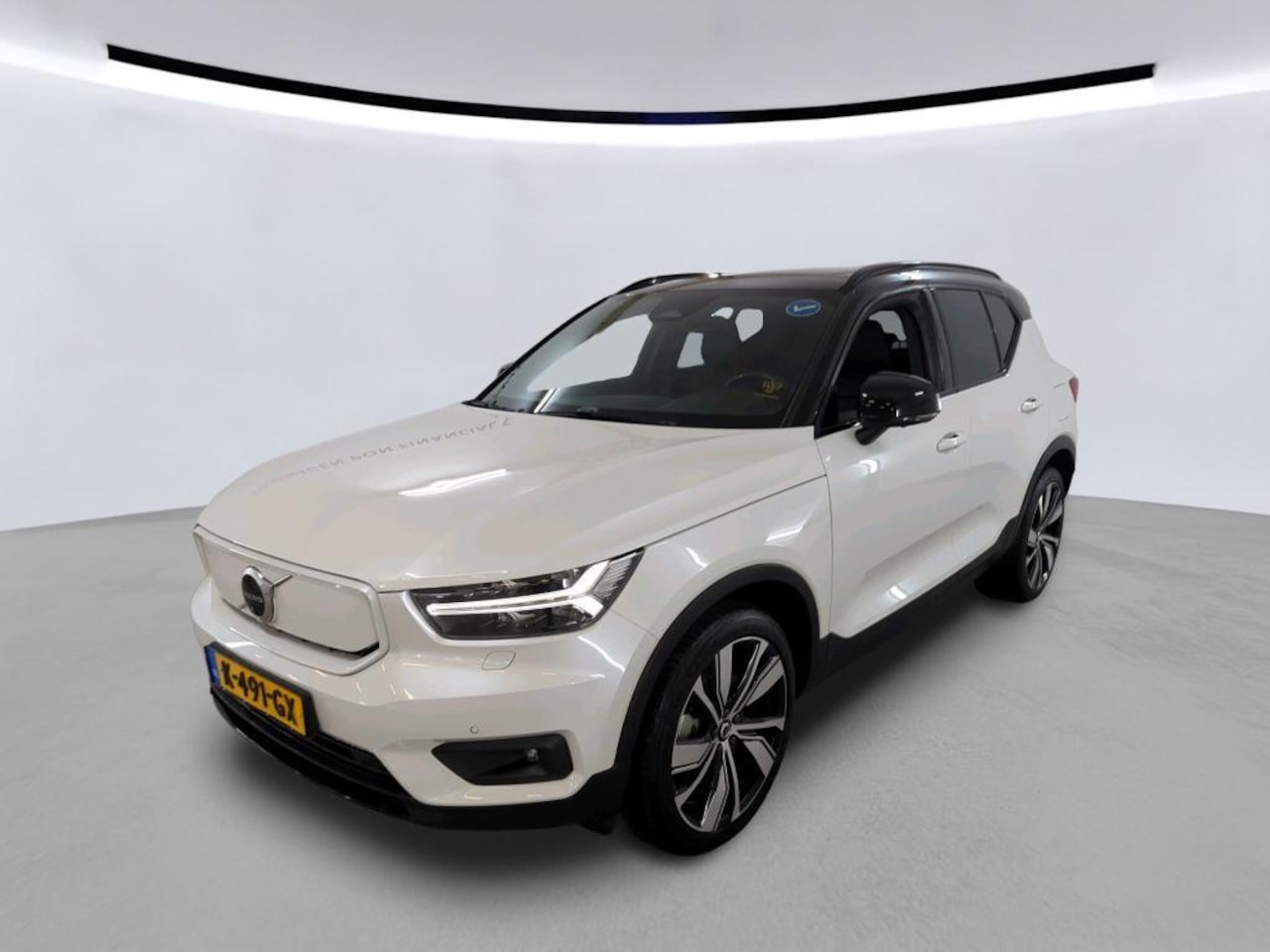 Volvo XC40 - Recharge P8 AWD R-Design | panoramadak | 360 camera | leder | harmankardon | adap. cruise - AutoWereld.nl