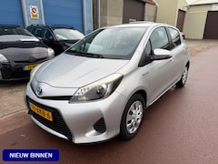 Toyota Yaris - 1.5 Full Hybrid Aspiration 179.116km NAP Camera Volledig dealer onderhouden van de 2e eige