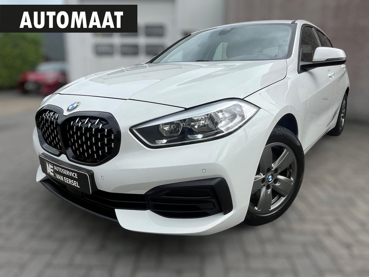 BMW 1-serie - 118i Corporate High Executive 140PK / AUTOMAAT / 4-SEIZ. BANDEN / PDC / NAVI / CRUISE - AutoWereld.nl