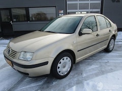 Volkswagen Bora - 1.6-16V