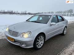 Mercedes-Benz C-klasse - 200 CDI Avantgarde Automaat/ Facelift 2006