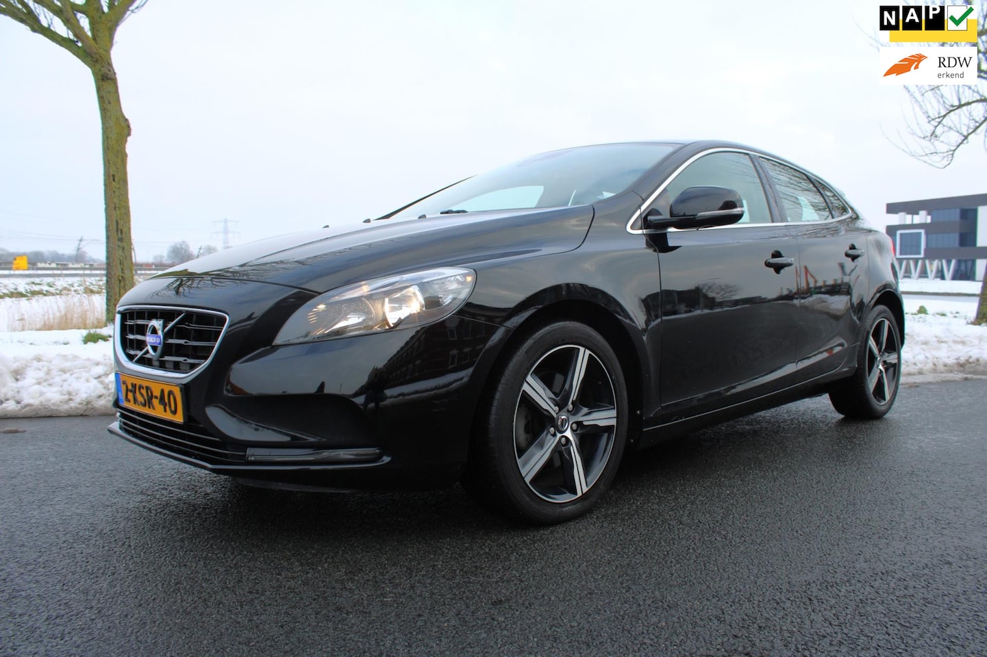 Volvo V40 - 1.6 T3 Momentum Climate Control, Navigatie - AutoWereld.nl