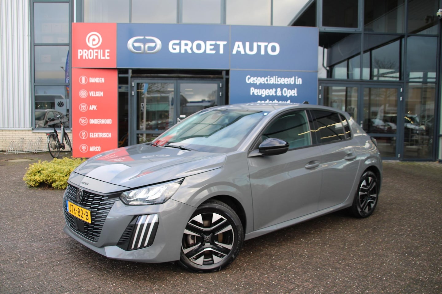 Peugeot 208 - 1.2 PureTech 100pk Allure Airco Carplay Sensoren V+A Nieuwstaat - AutoWereld.nl
