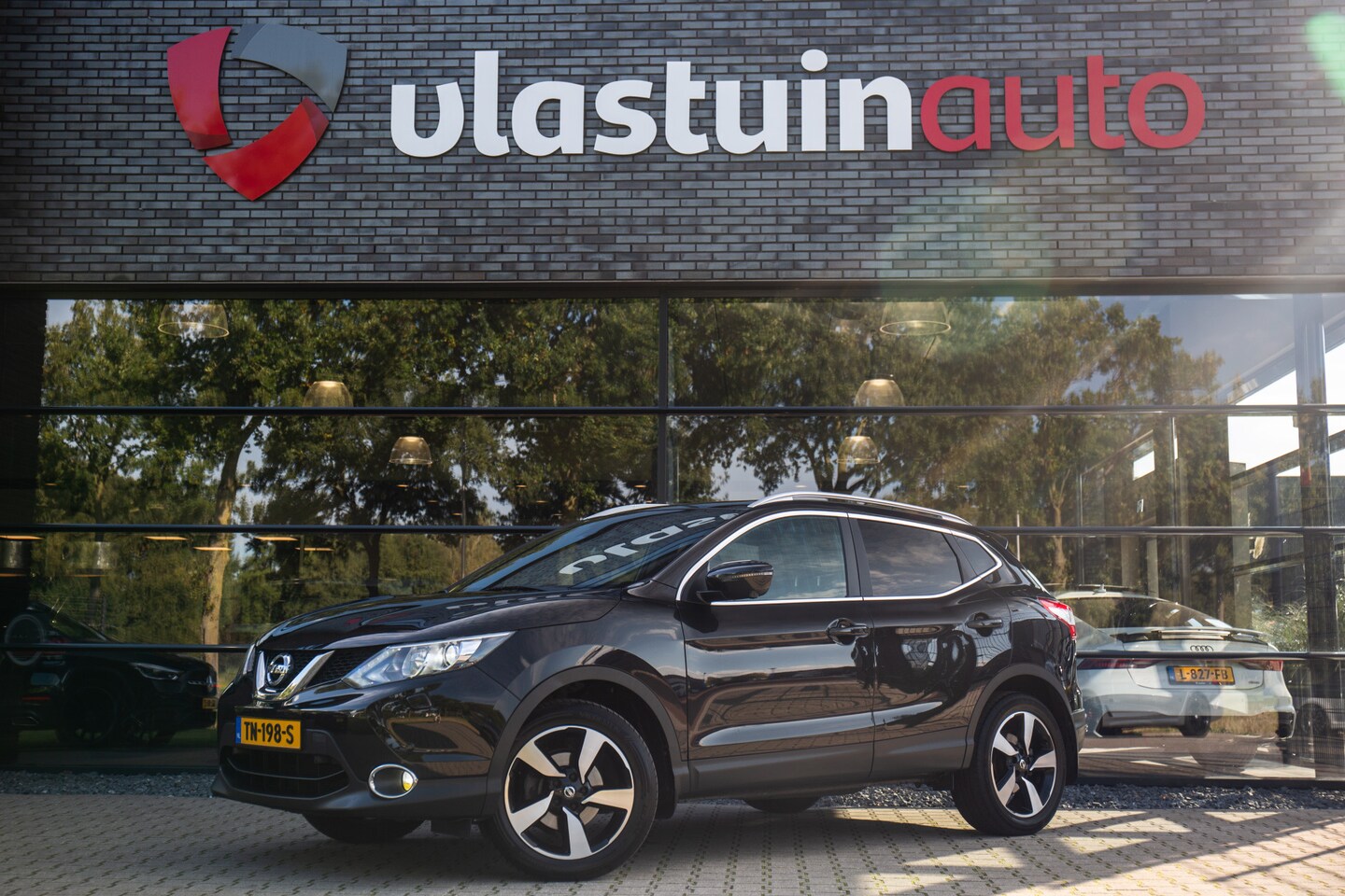 Nissan Qashqai - 1.2 Tekna 1.2 Tekna , Panoramadak, Trekhaak, - AutoWereld.nl