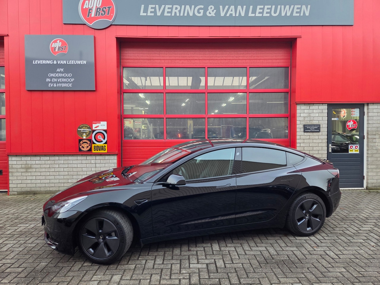 Tesla Model 3 - Standard RWD Plus 60 kWh Lederen bekleding/ Panoramadak/ Rijklaarprijs! - AutoWereld.nl