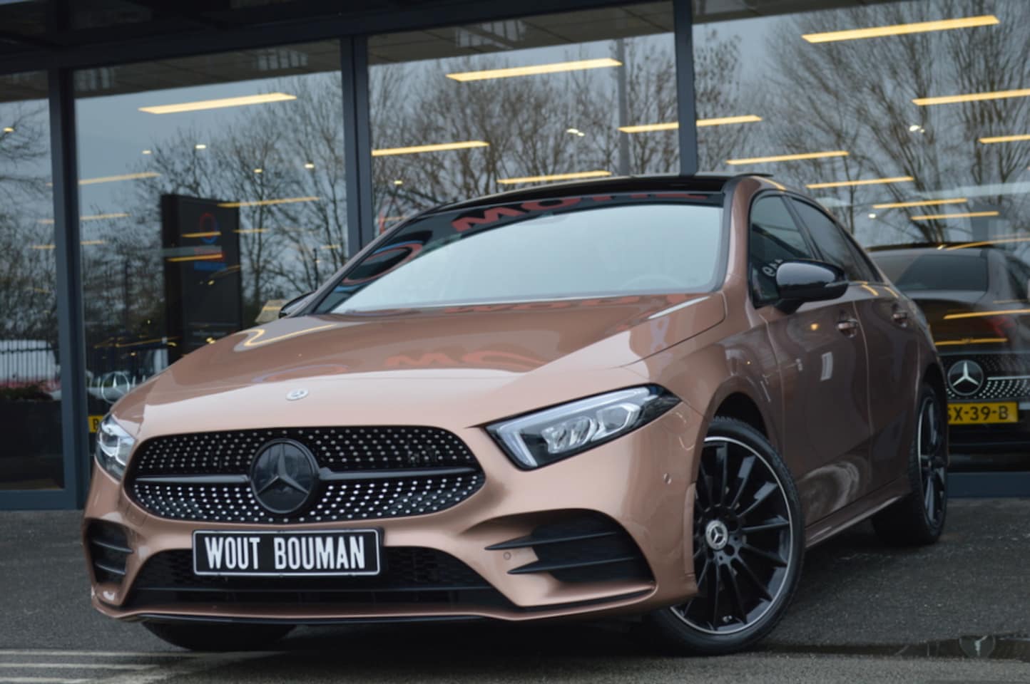 Mercedes-Benz A-klasse - 250 e AMG Led Leder Panorama Widescreen Sfeer Camera Night Pdc - AutoWereld.nl