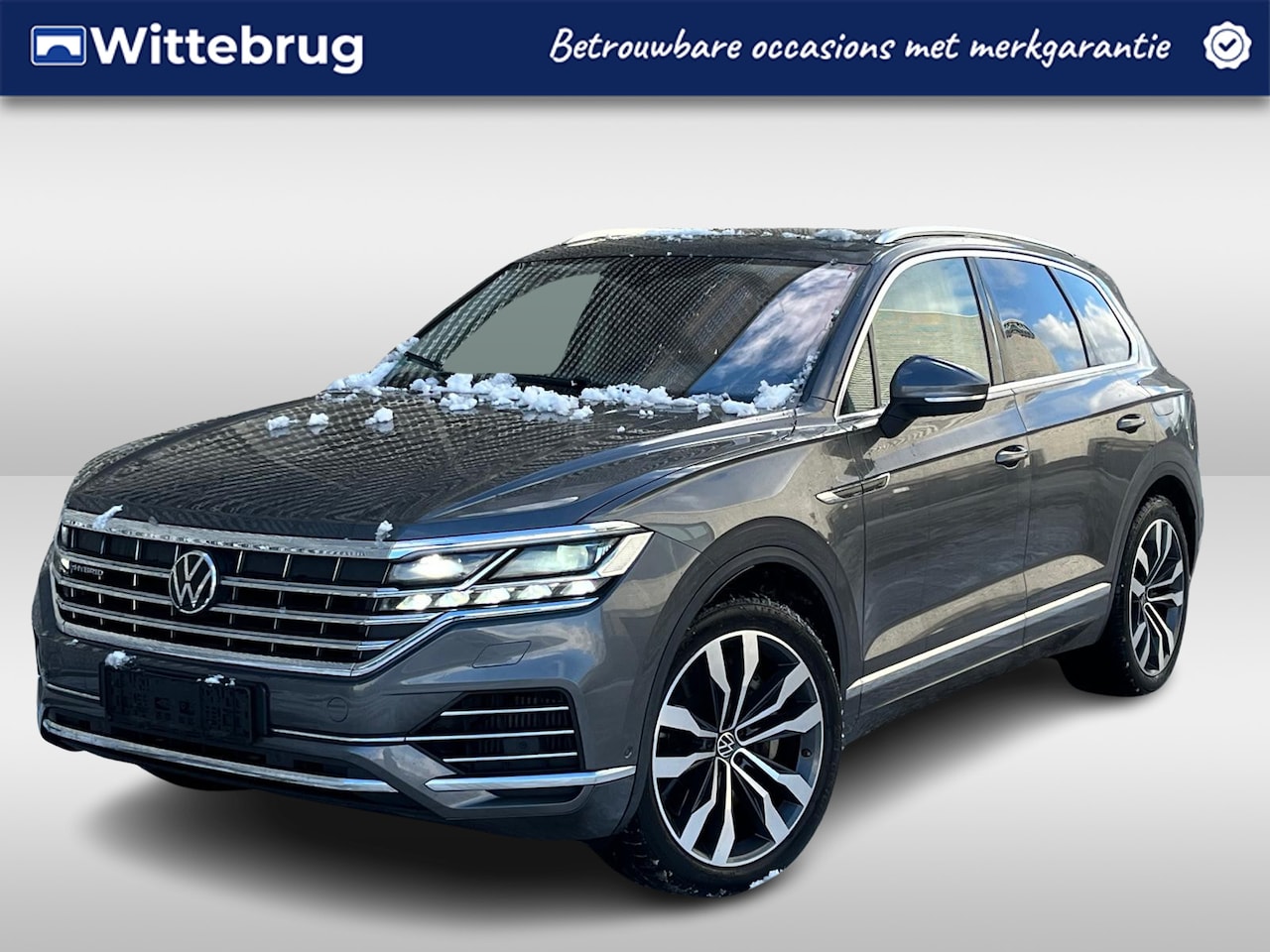 Volkswagen Touareg - 3.0 TSi 381pk eHybrid 4MOTION ELEGANCE / Panorama dak / LEDER / Luchtvering / Zwenkb trekh - AutoWereld.nl
