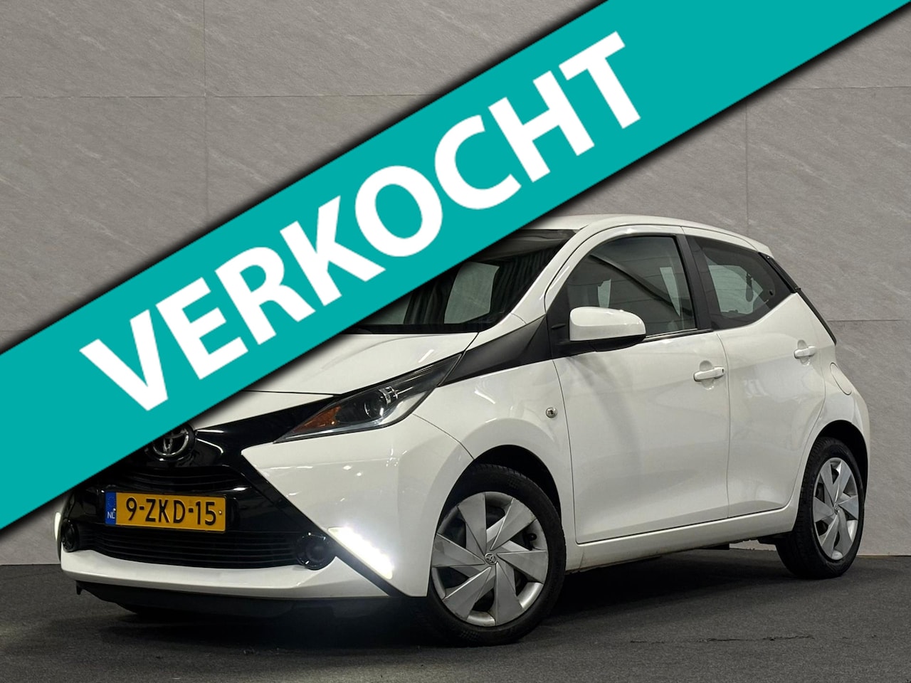 Toyota Aygo - 1.0 VVT-i x-play - Cruisecontrol - Airco - Camera - AutoWereld.nl