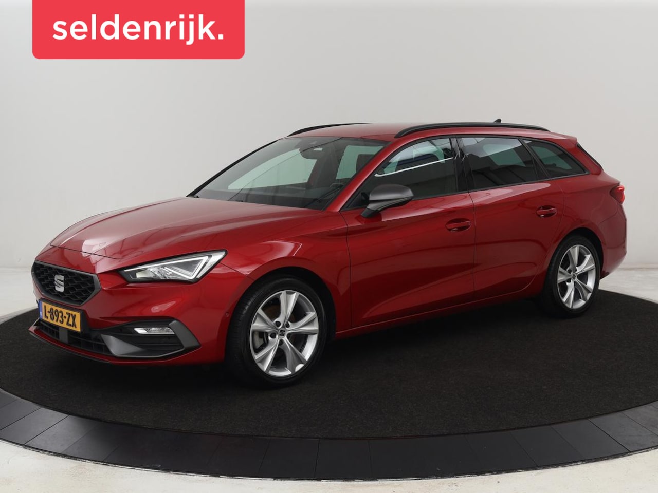 SEAT Leon - 1.5 TSI FR Business Intense | Trekhaak | Carplay | Adaptive cruise | Navigatie | Sportstoe - AutoWereld.nl