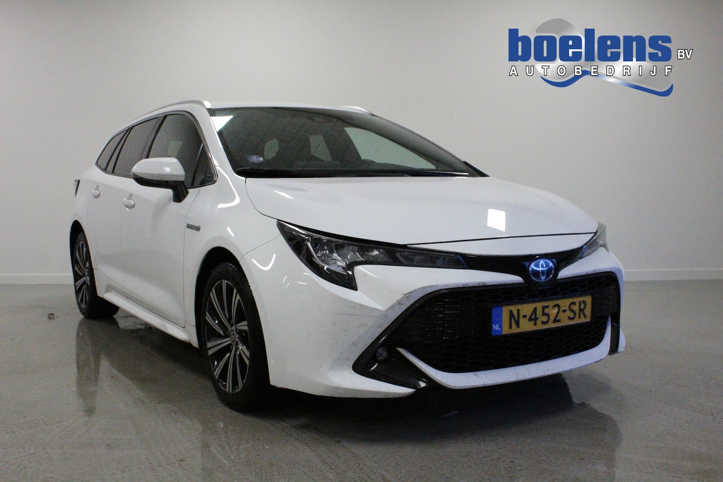 Toyota Corolla Touring Sports - 1.8 Hybrid Dynamic | 17'LMV | KEYLESS | CAMERA | DAB-RADIO | NAVIGATIE | D-GLAS | CARPLAY - AutoWereld.nl