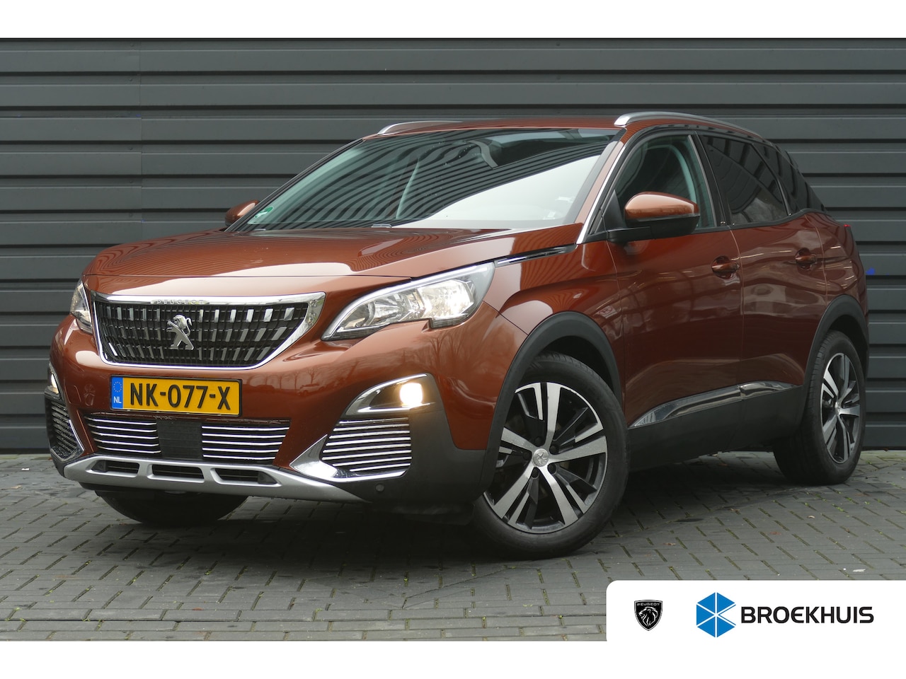 Peugeot 3008 - 1.2 PURETECH 130PK ALLURE AUTOMAAT / NAVI / LED / CLIMA / PDC / 18"LMV / CAMERA / BLUETOOT - AutoWereld.nl