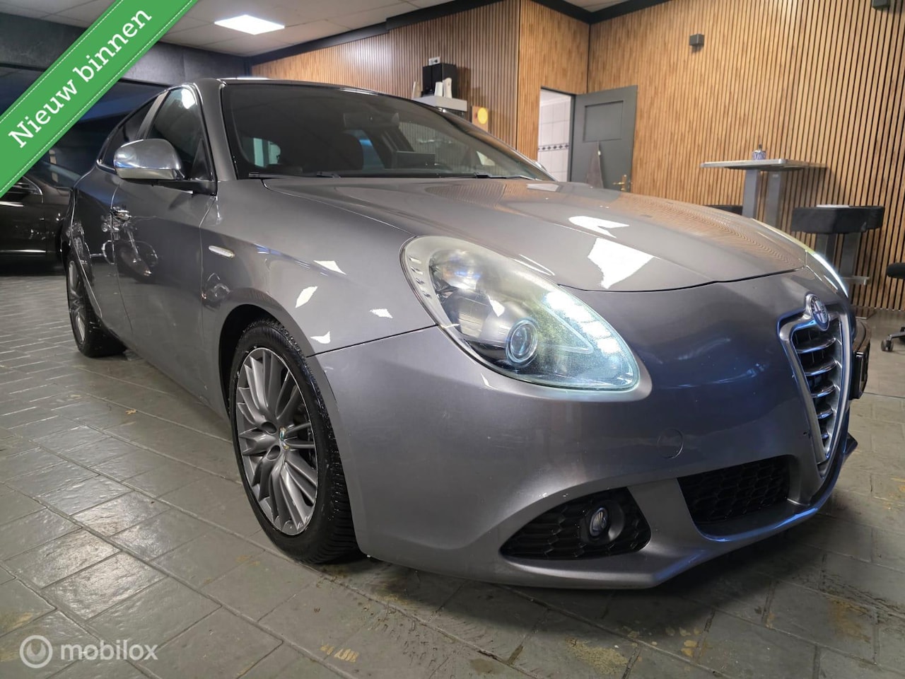 Alfa Romeo Giulietta - 2.0 JTDm Distinctive Pano. - AutoWereld.nl
