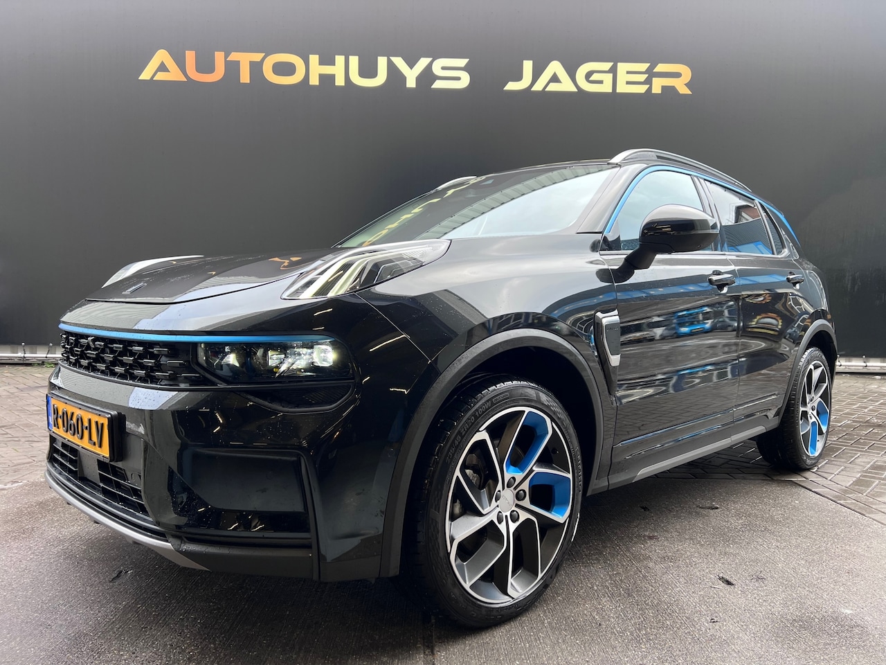 Lynk & Co 01 - 1.5|Pano|Carplay|Stoelverwarming|Memory|Dodehoek|Trekhaak - AutoWereld.nl