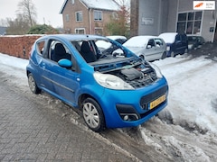 Peugeot 107 - 1.0 Active met vandalisme schade
