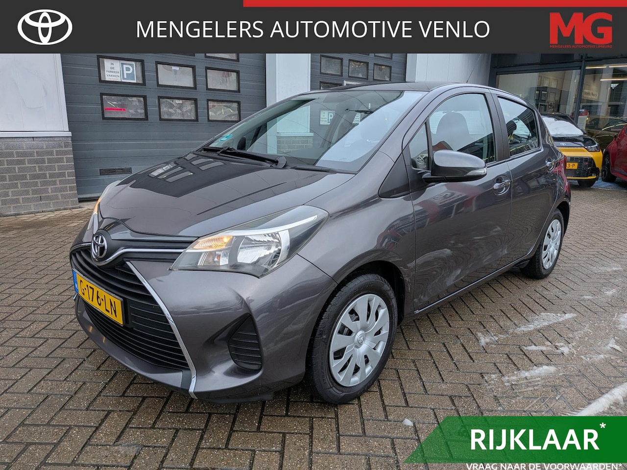 Toyota Yaris - 1.3 VVT-i Aspiration RIJKLAAR | PDC | Camera | Trekhaak | - AutoWereld.nl