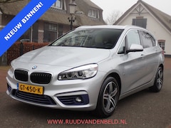 BMW 2-serie Active Tourer - 220i Sportline HEADUP/TREKHAAK/SPORTLEER/CAMERA