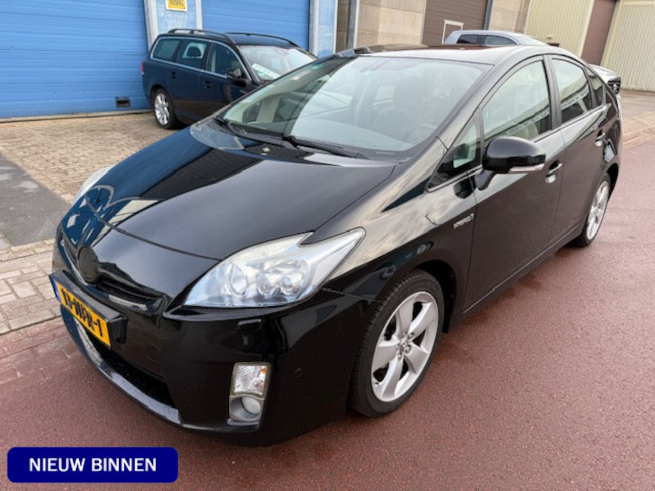 Toyota Prius - 1.8 Dynamic Camera + Navigatie + Keyless + LED 17" sportvelgen, Bluetooth telefoon en muzi - AutoWereld.nl