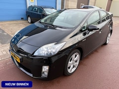 Toyota Prius - 1.8 Dynamic Camera + Navigatie + Keyless + LED 17" sportvelgen, Bluetooth telefoon en muzi