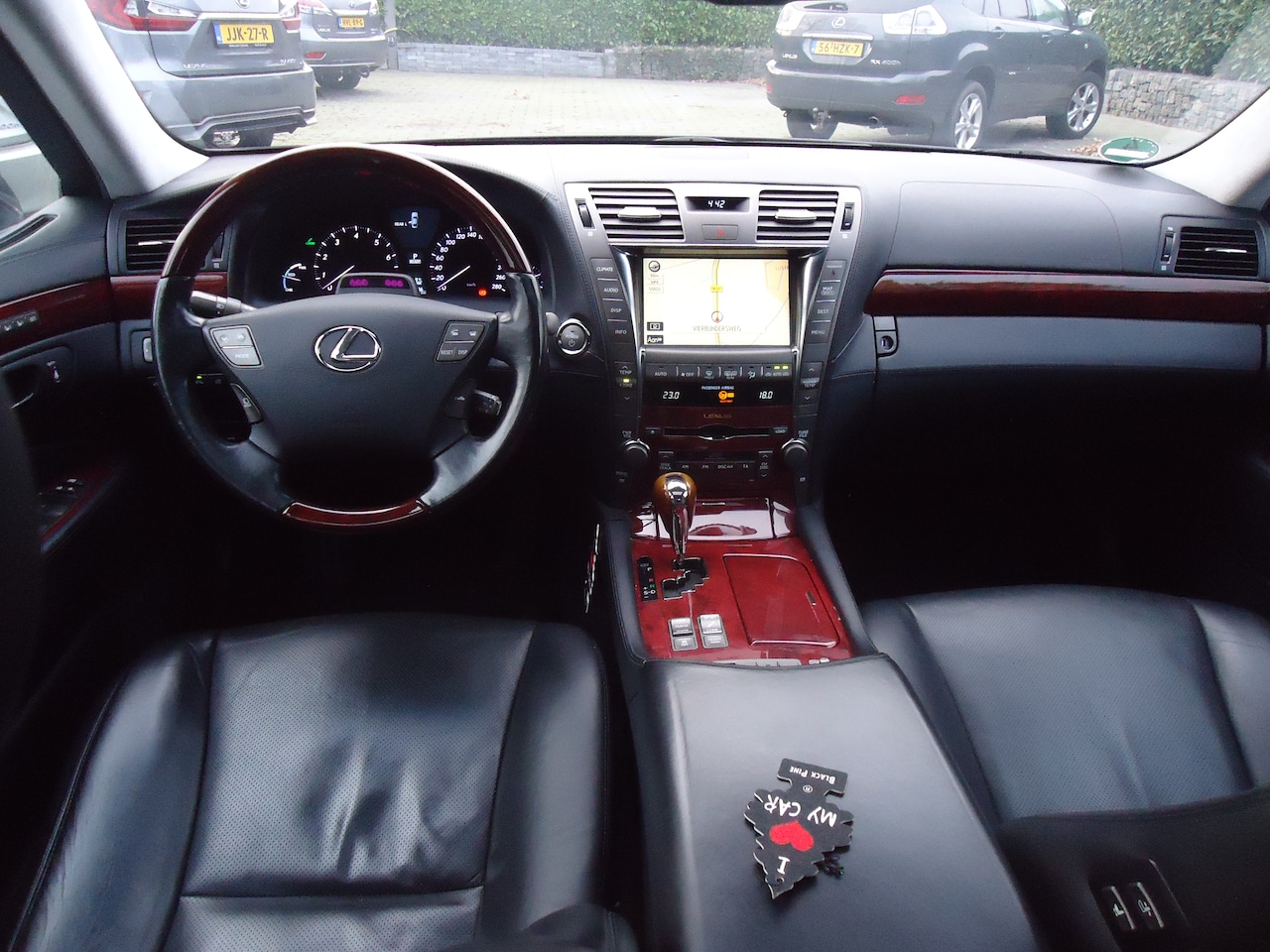 Lexus LS - 600h President de meest volle uitvoering