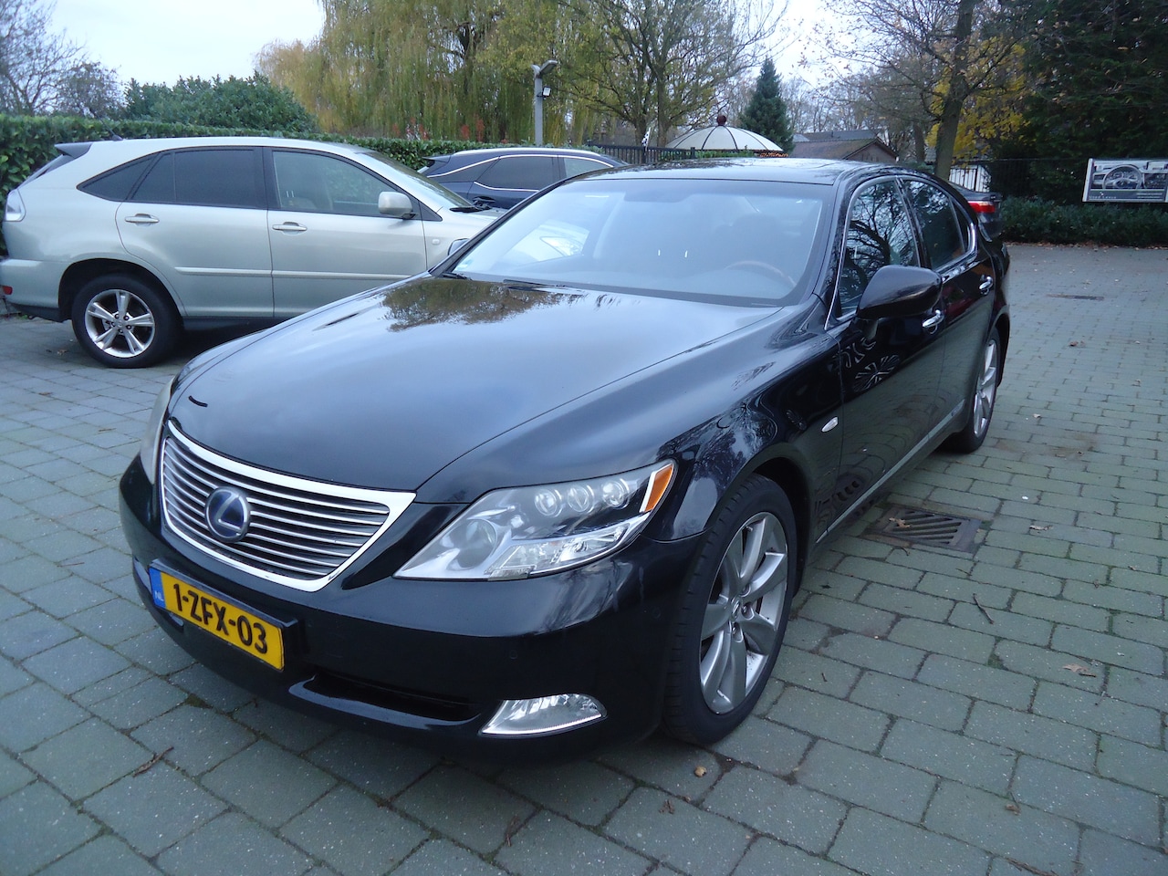 Lexus LS - 600h President de meest volle uitvoering