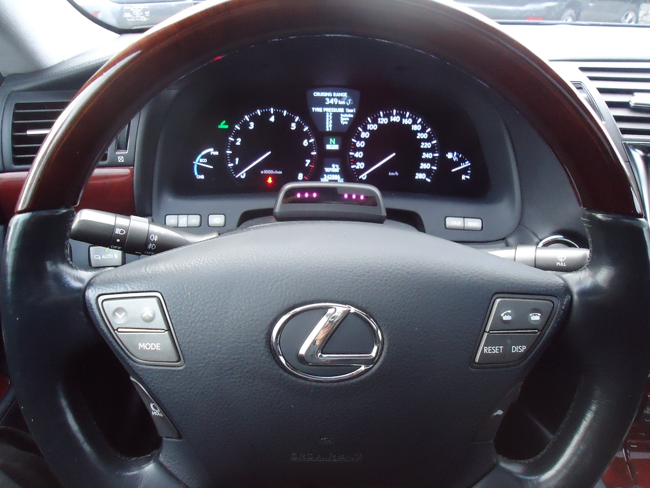 Lexus LS - 600h President de meest volle uitvoering