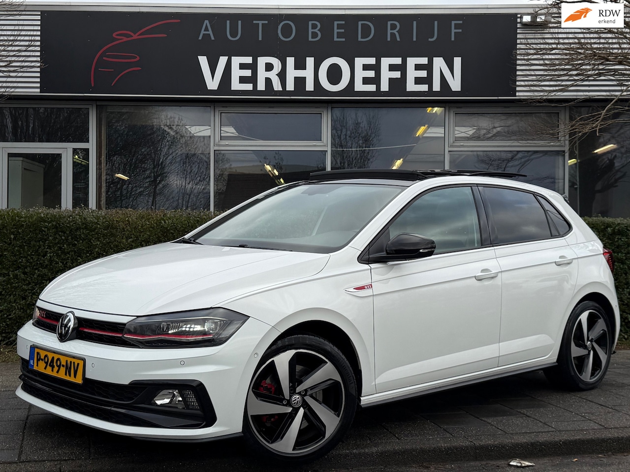 Volkswagen Polo - 2.0 TSI GTI - PANORAMADAK - APPLE CARPLAY - STOEL VERW - PARKEER CAMERA - MODE KNOP !! - AutoWereld.nl