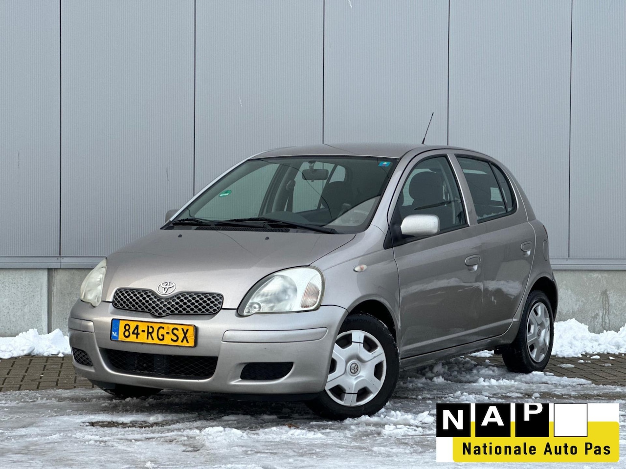 Toyota Yaris - 1.0 VVT-i Sol MMT 1.0 VVT-i Sol MMT - AutoWereld.nl