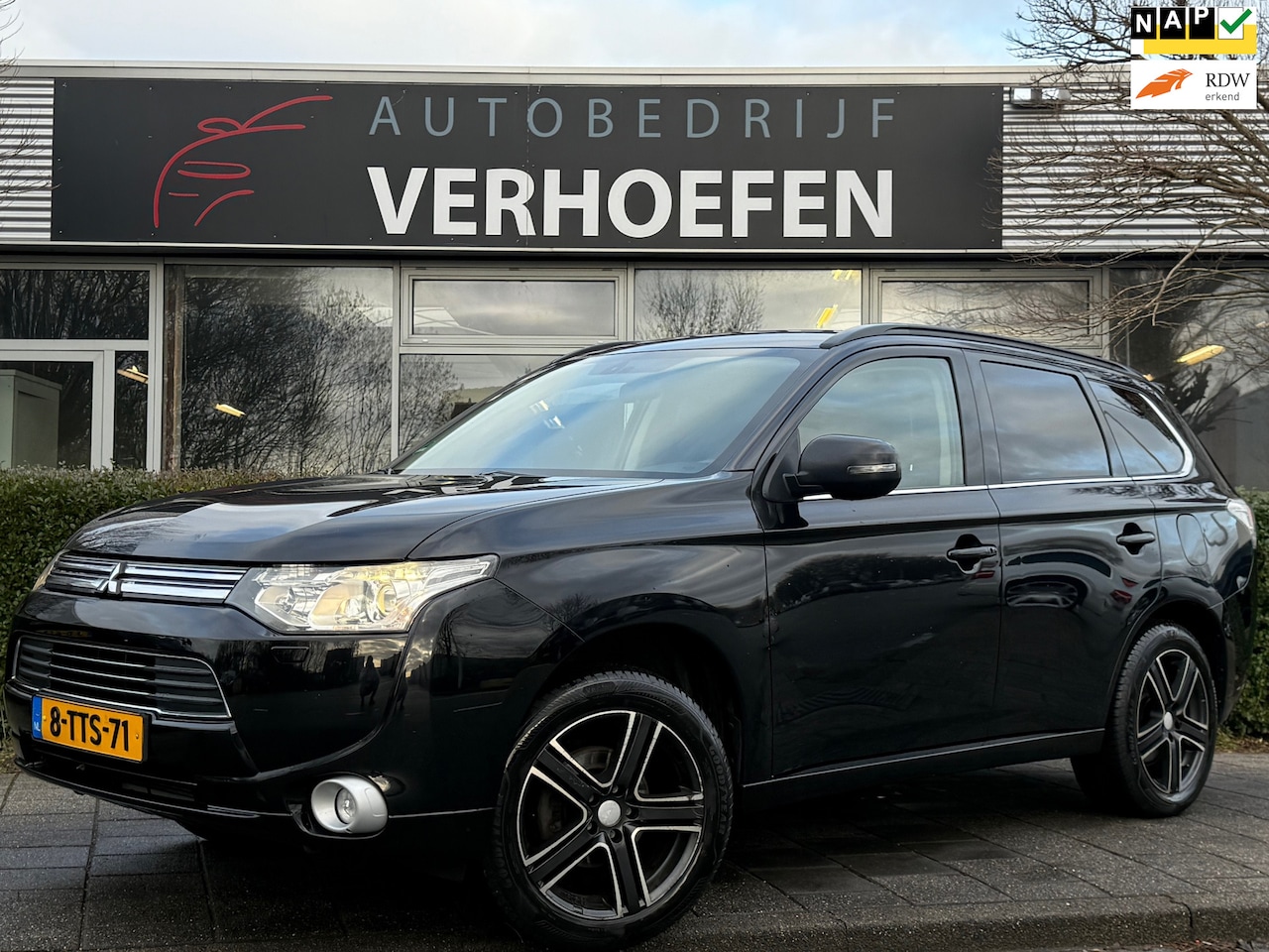 Mitsubishi Outlander - 2.0 PHEV Executive Edition - PARKEER CAMERA - AUTOMAAT - XENON - VOLLEDIG DEALER ONDERHOUD - AutoWereld.nl