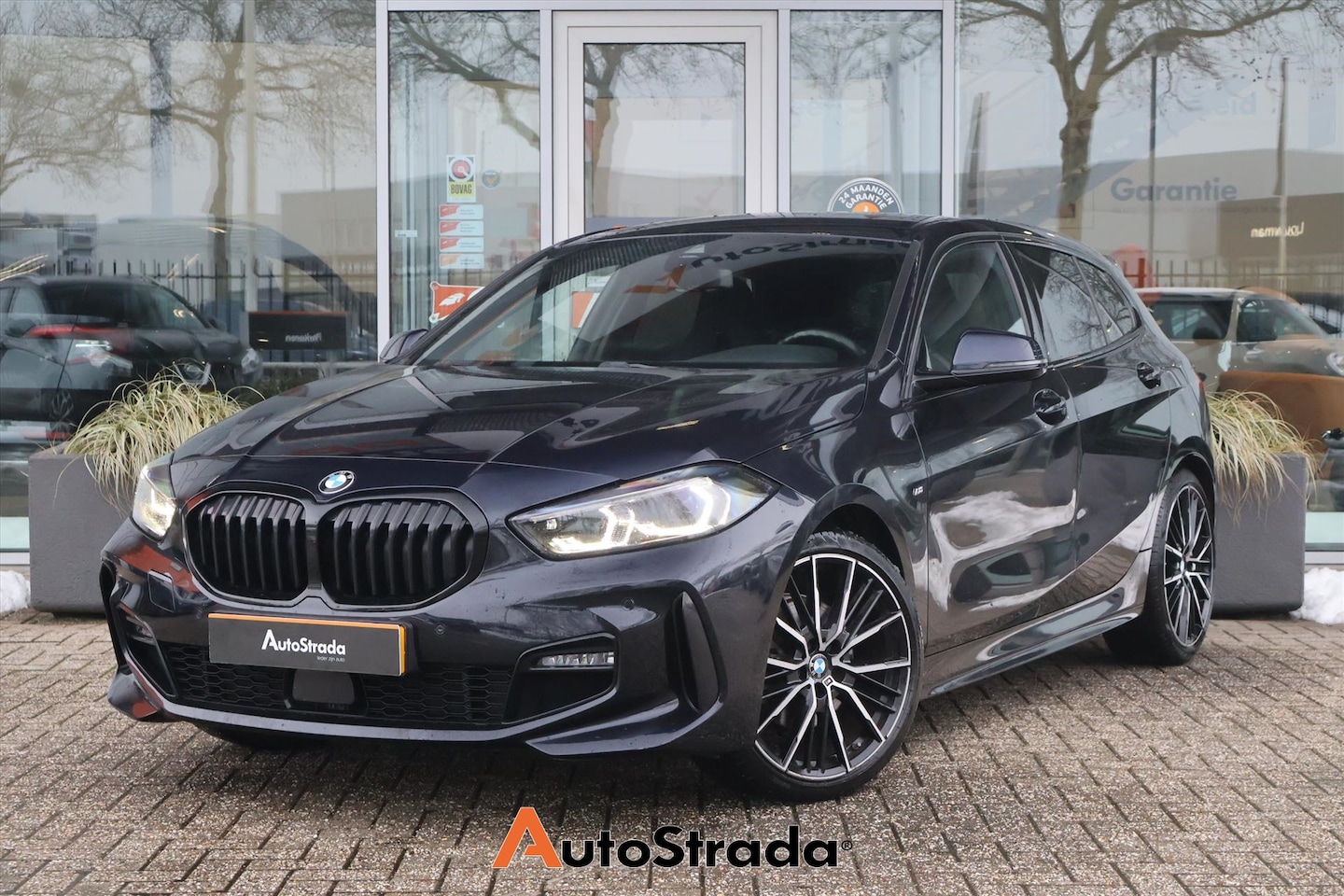 BMW 1-serie - (f40) 118i M-Sport 136pk | Parkeersensoren | LED | Kuipstoelen | Carplay | Cruise | Climat - AutoWereld.nl