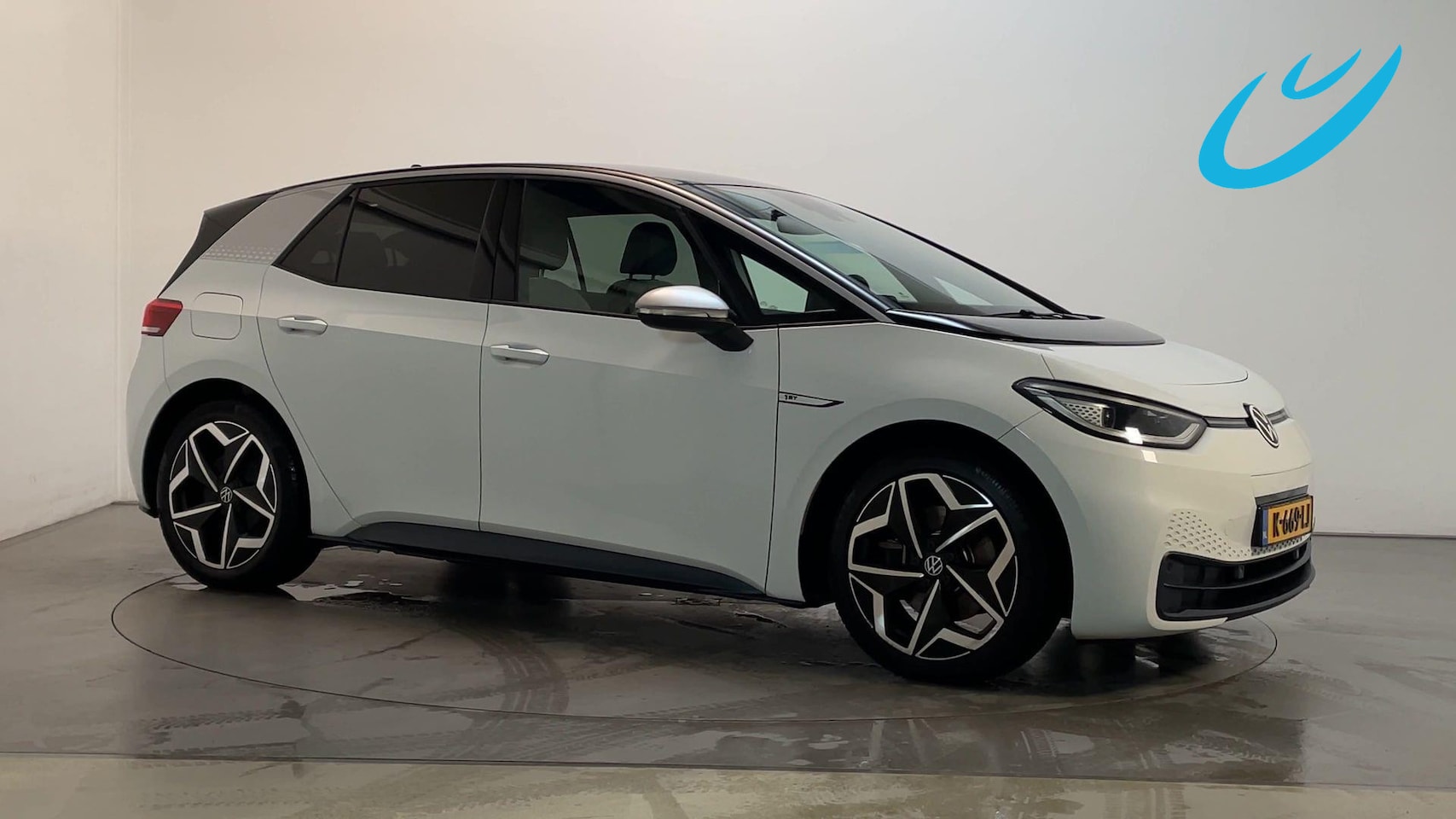 Volkswagen ID.3 - First Plus 58 kWh LED Camera Navigatie Stoelverwarming - AutoWereld.nl