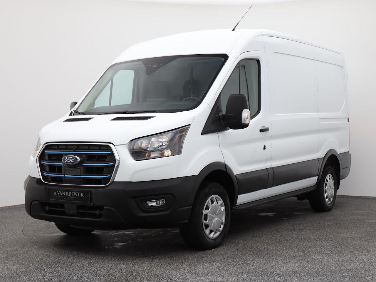 Ford E-Transit - 350 L2H2 Trend 68 kWh | CAMERA | CARPLAY | STOELVERWARMING - AutoWereld.nl