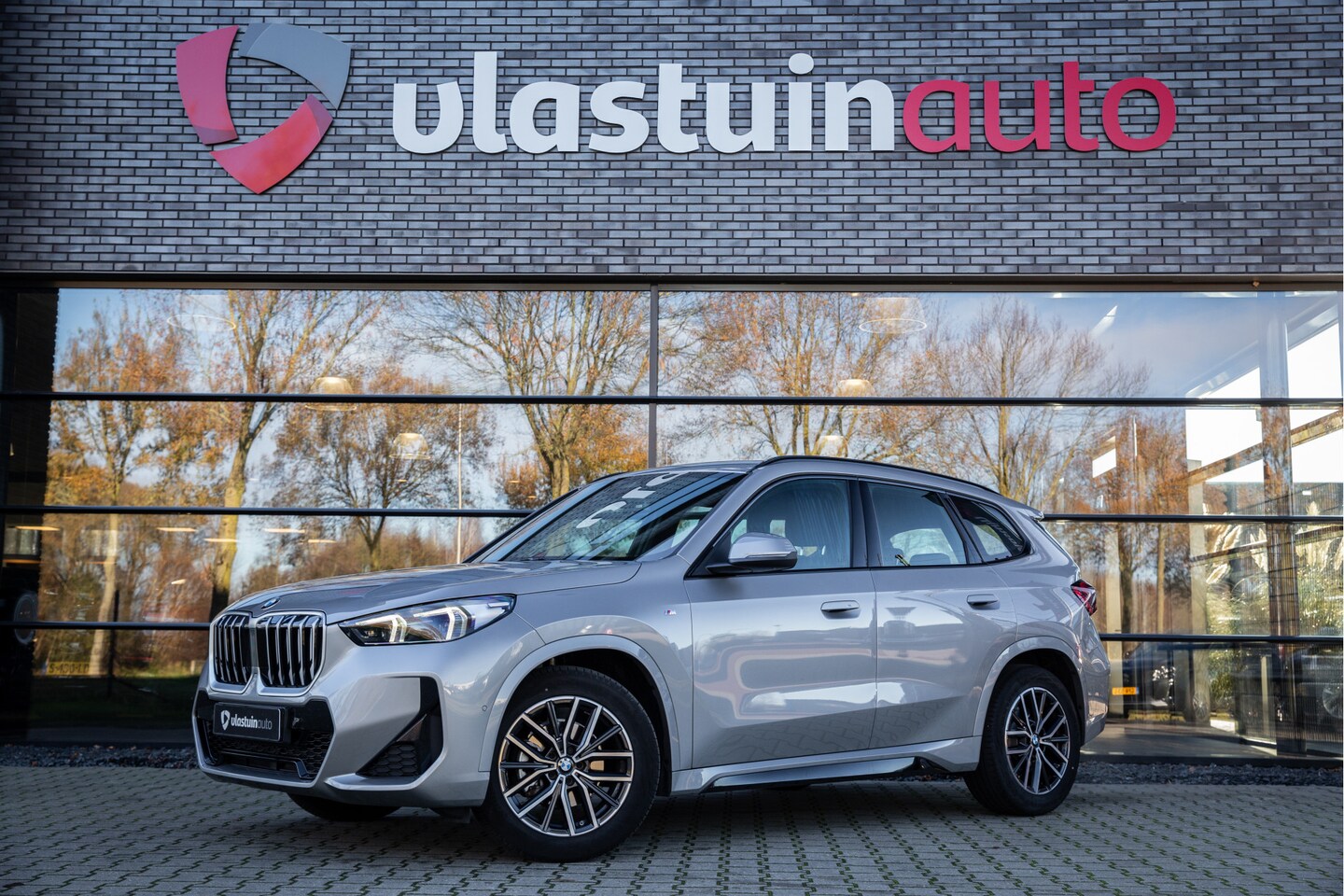 BMW X1 - sDrive18i M-sport | Draadloze lader, Keyless entry, Achteruitrijcamera, - AutoWereld.nl