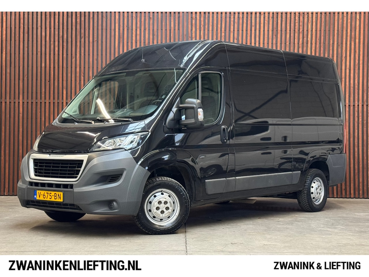 Peugeot Boxer - 330 2.0 163Pk BlueHDI L2H2 Pro NAVI-CRUISE-TEL/BT-AIRCO-TREKHAAK - AutoWereld.nl