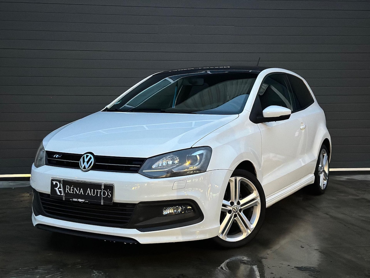 Volkswagen Polo - 1.2 TSI R-Line | Pano | Nieuwe Distr.Ketting | Stoelverw | Xenon/Led | PDC - AutoWereld.nl