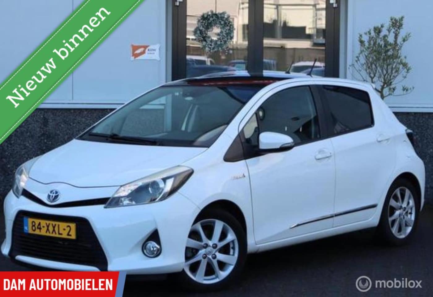 Toyota Yaris - 1.5 Full Hybrid Dynamic Aut, Pano, LED, NAP! Nette auto in zeer goede staat. - AutoWereld.nl