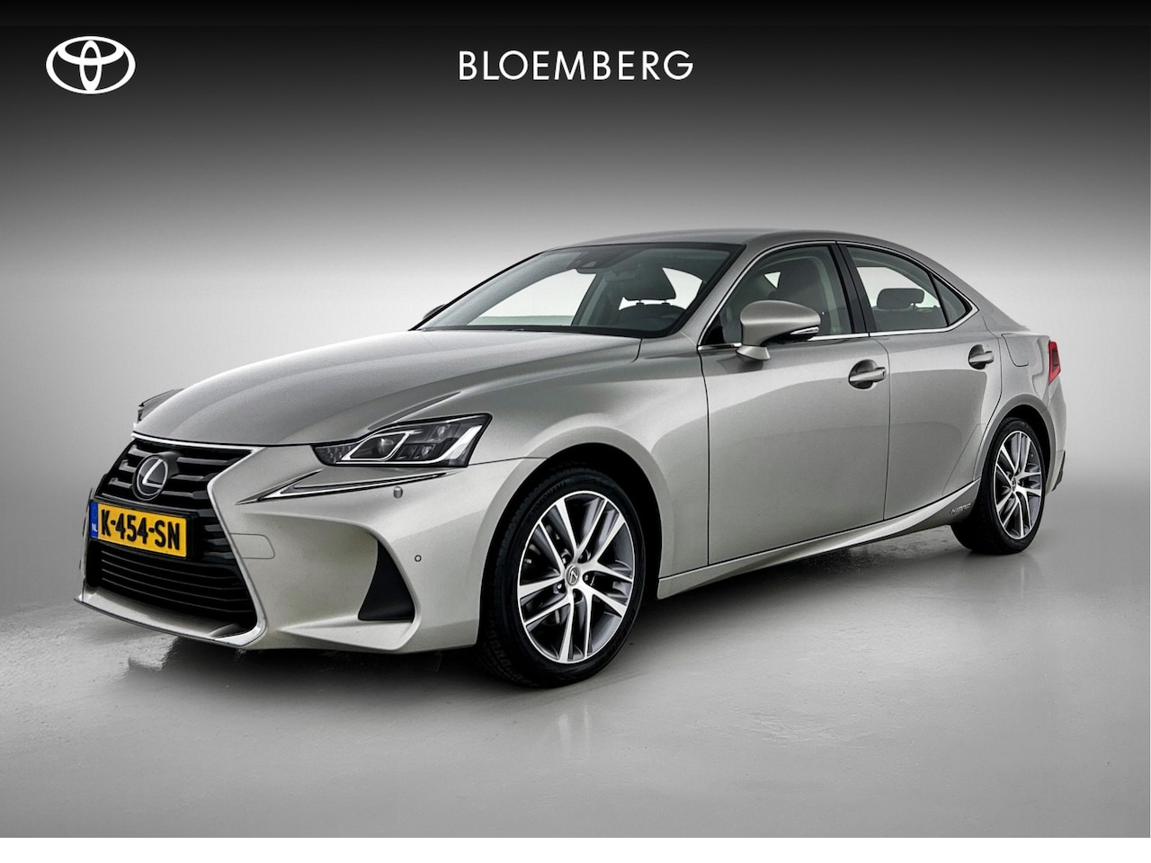 Lexus IS - 300h Hybrid Business Line Pro | Parkeersensoren | Half lederen bekleding | Navigatie | - AutoWereld.nl