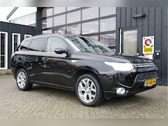Mitsubishi Outlander - 2.0 PHEV instyle | NL-Auto | Leder | Schuifdak | Trekhaak | Stoelverwarming