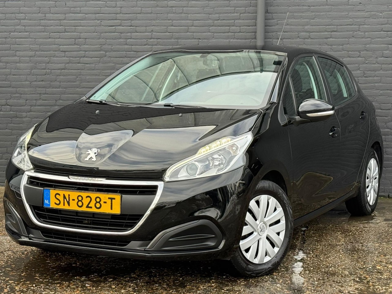 Peugeot 208 - 1.2 PureTech Active NAVI | CRUISE | CARPLAY | AIRCO | NWE APK - AutoWereld.nl