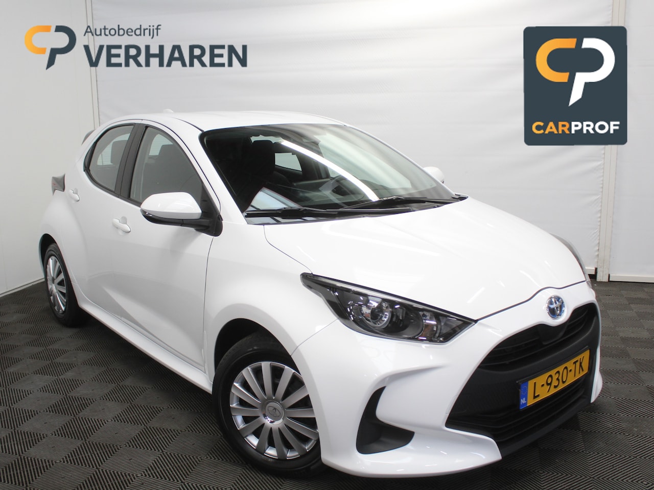 Toyota Yaris - 1.5 Hybrid Active CARPLAY | CAMERA | CLIMATE | DAB | ADAPCRUISE | ELRM - AutoWereld.nl