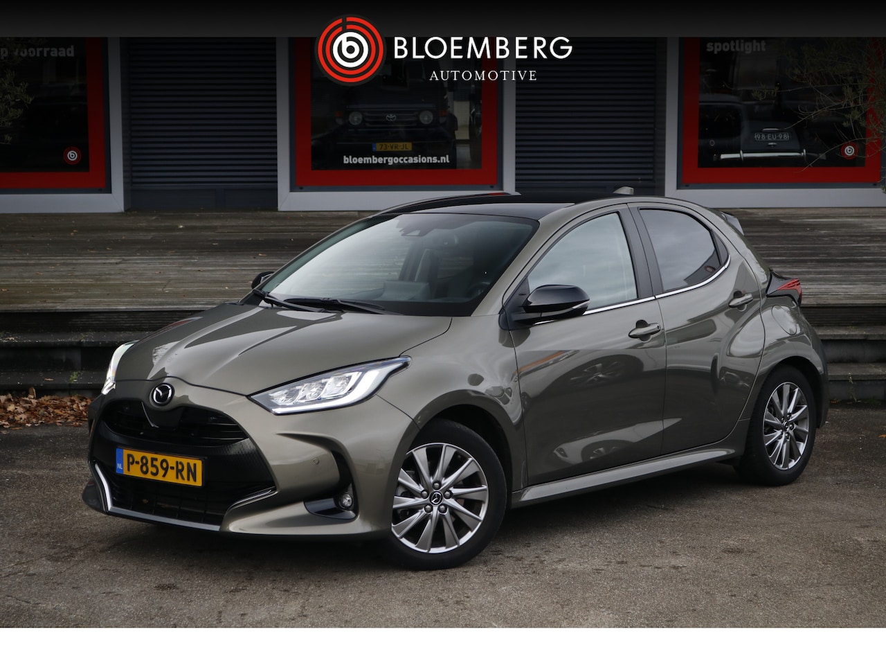 Mazda 2 Hybrid - 1.5 Select | Panoramadak | Trekhaak afneembaar | Parkeersensoren | Apple Carplay | - AutoWereld.nl