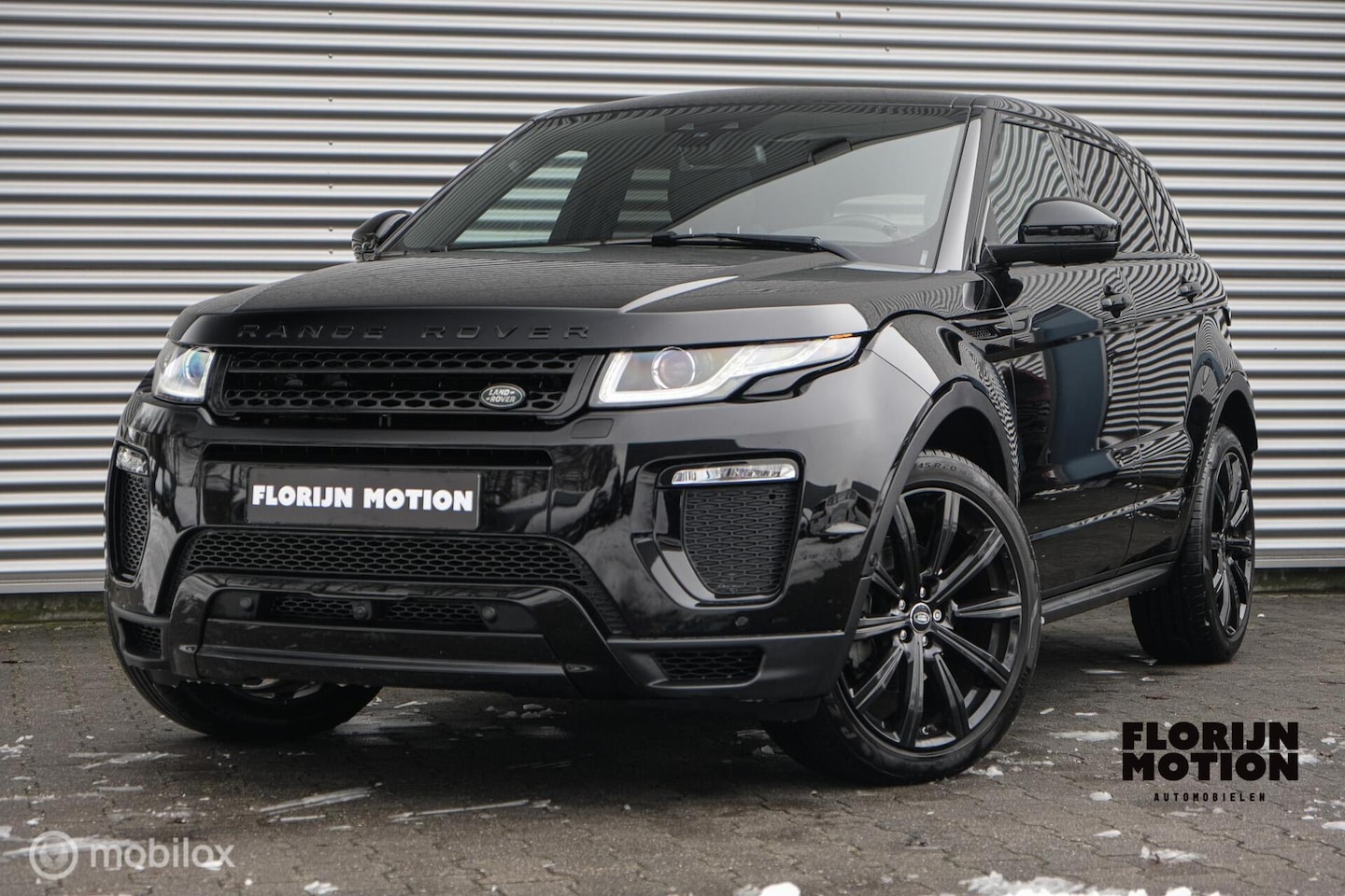 Land Rover Range Rover Evoque - 2.0 Si4 HSE Dynamic | Pano | 4x4 |Stoel en stuurverw. | Trekhaak | Meridian | Black on Bla - AutoWereld.nl