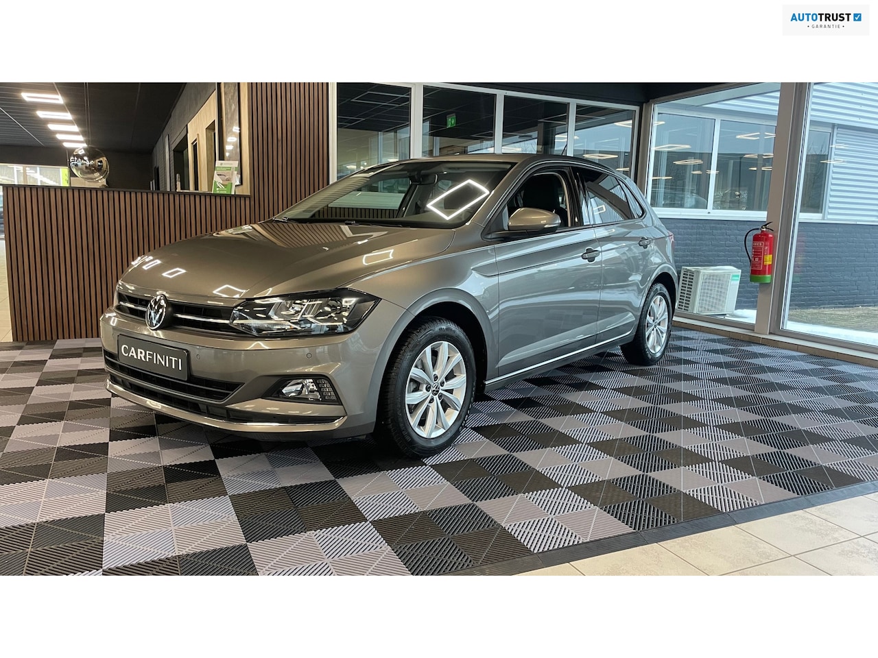 Volkswagen Polo - 1.0 TSI Highline 1.0 TSI Highline, Automaat, Carplay, Climate control, Cruise control, Lichtmetaal. - AutoWereld.nl