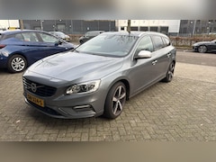 Volvo V60 - 2.0 T4 R-Design AUT. SCHUIFDAK|LEER|TREKHAAK|CAMERA|STOELVERWARMING