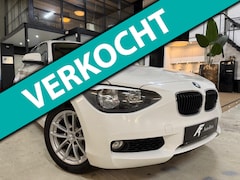 BMW 1-serie - Nette Auto Dealer onderhouden Parkeersensoren Garantie Stoelverwarming Boardcomputer