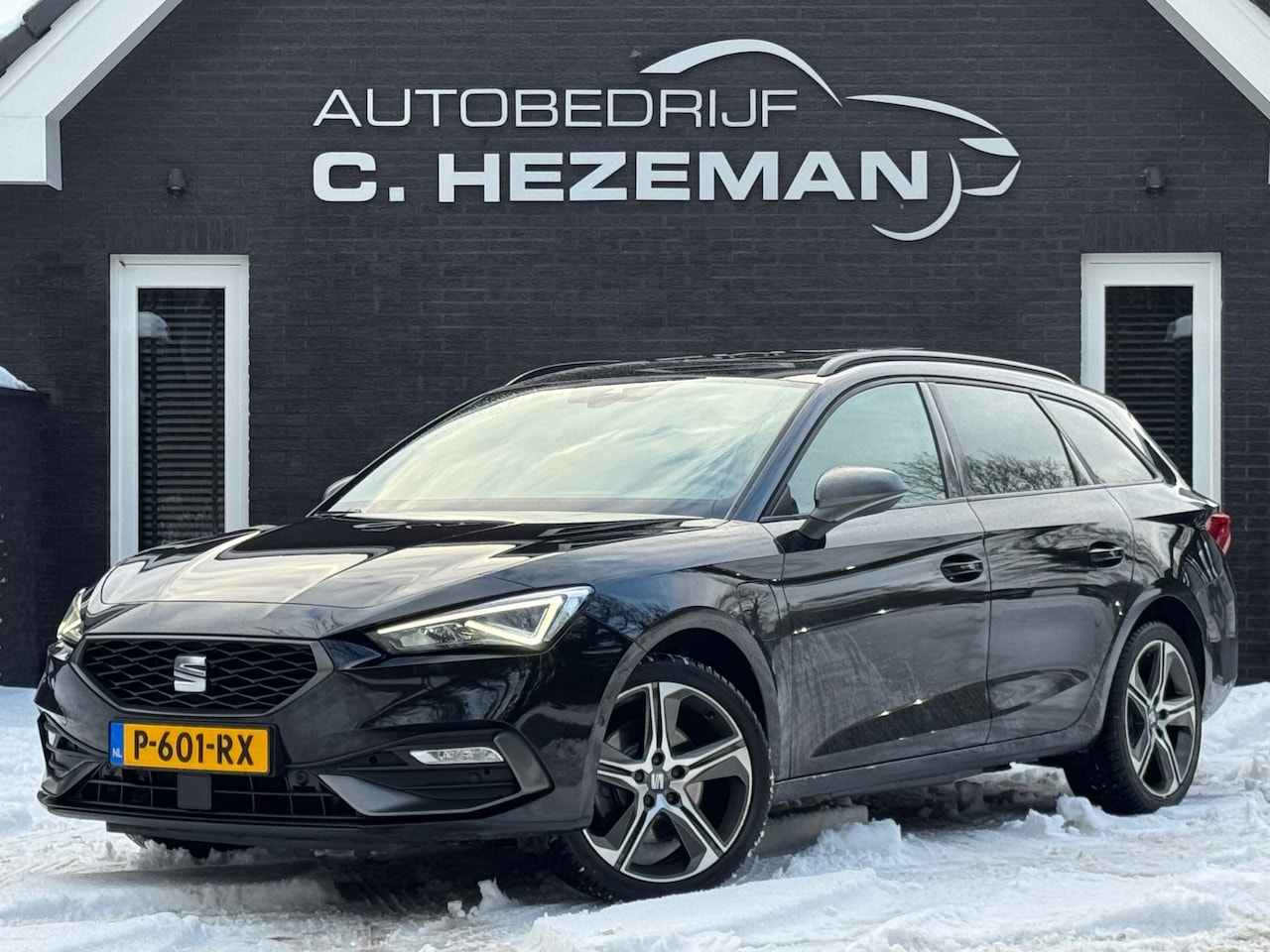 SEAT Leon Sportstourer - 1.4 TSI eHybrid PHEV FR PANO CAMERA FULL LED CARPLAY ANDROID - AutoWereld.nl