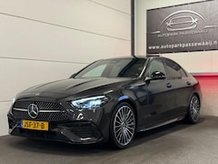 Mercedes-Benz C-klasse - 180 AMG Pano, Cruise Control, Apple Carplay, Sfeerverlichting, LED, 19", Achteruitrijcamer