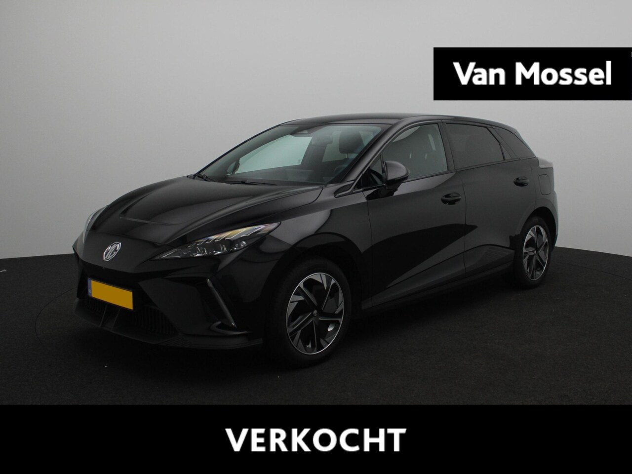 MG MG4 - Long Range Luxury 64 kWh | Navi | Camera | Led Koplampen | Apple Carplay | Keyless Entry & - AutoWereld.nl
