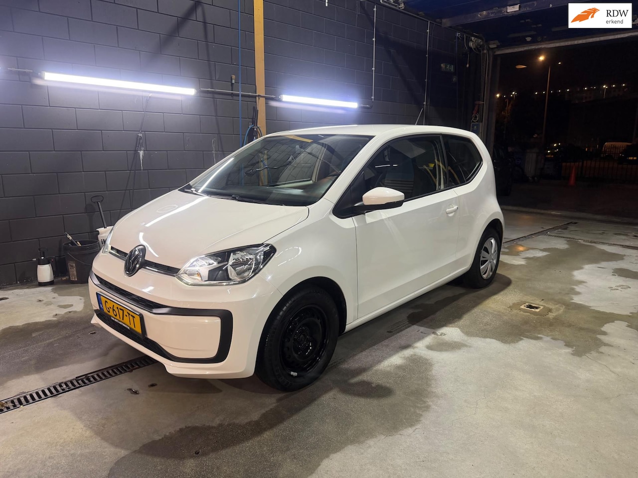 Volkswagen Up! - 1.0 BMT move up! AUTOMAAT Airco El.Pakket Lage Km - AutoWereld.nl