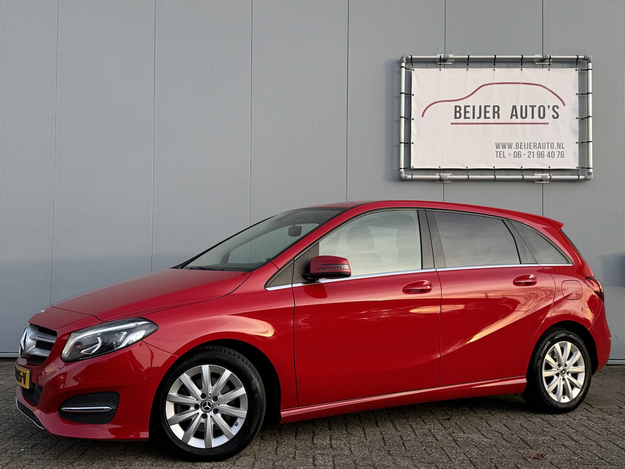 Mercedes-Benz B-klasse - 180 Ambition Automaat Navigatie/Trekhaak. - AutoWereld.nl