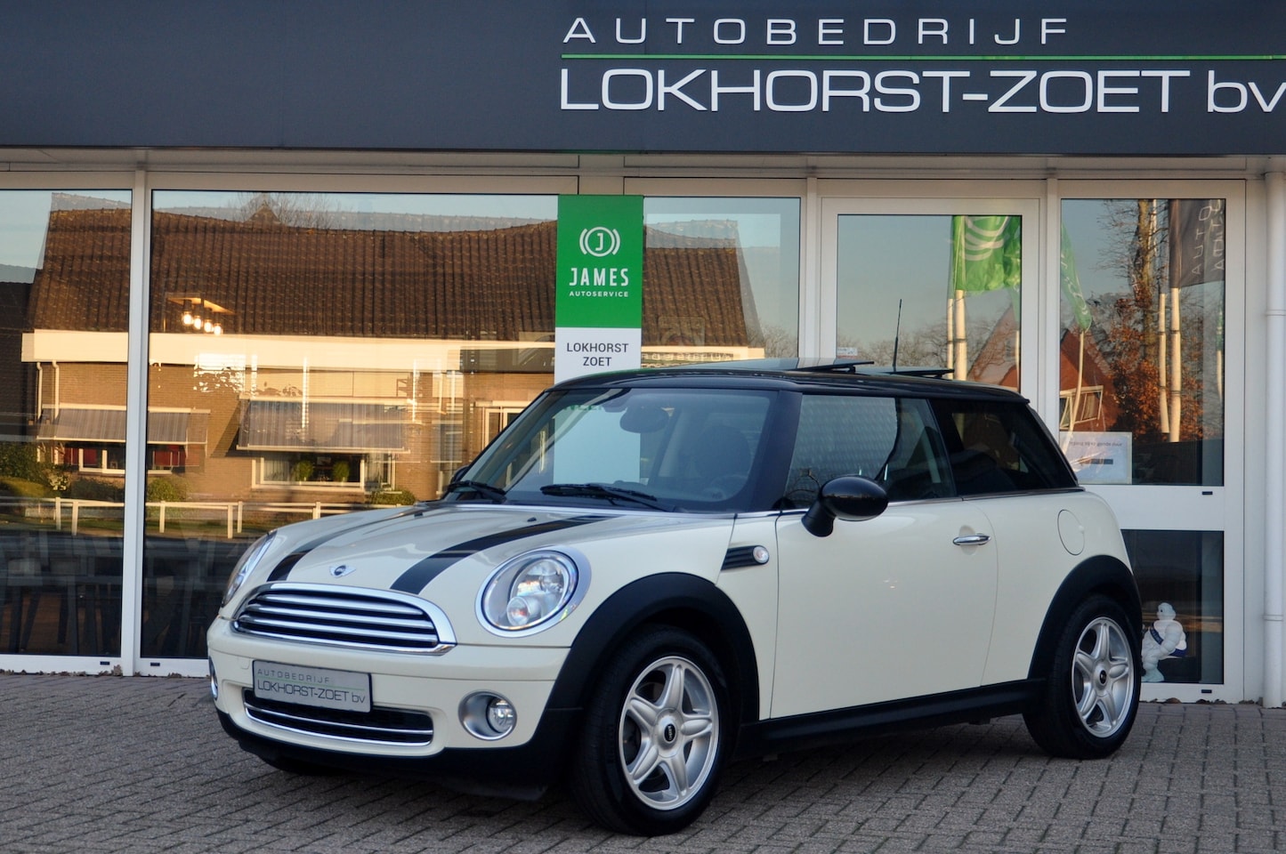 MINI Cooper - Mini 1.6 Pepper | Panoramadak | Zeer nette staat! - AutoWereld.nl